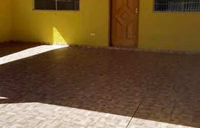 Imagem: A casa em condomínio possui 2 Dormitórios, 1 Banheiro, 2 Vagas