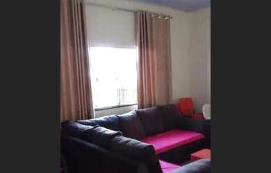 Imagem: A casa possui 3 Dormitórios, 2 Banheiros e está localizado