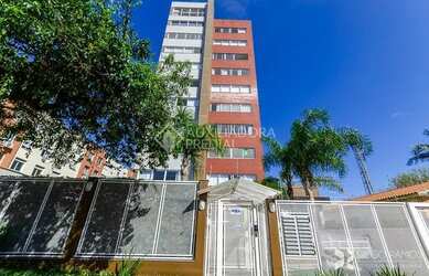 Imagem: O apartamento possui 3 Dormitórios, 1 Banheiro, 3 Vagas na