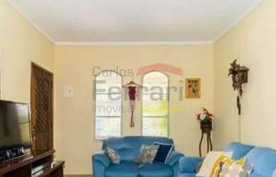 Imagem: A casa possui 3 Dormitórios, 4 Banheiros, 2 Vagas na garagem