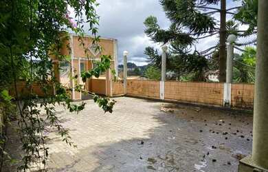 Imagem: A casa possui 5 Dormitórios, 5 Banheiros, 5 Vagas na garagem