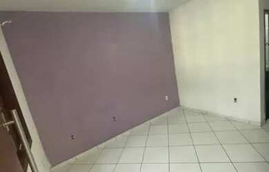 Imagem: A casa possui 2 Dormitórios, 2 Banheiros e 1 Vaga na garagem