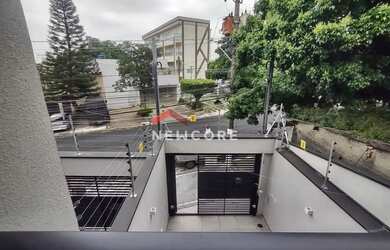 Imagem: A casa possui 3 Dormitórios, 4 Banheiros, 2 Vagas na garagem