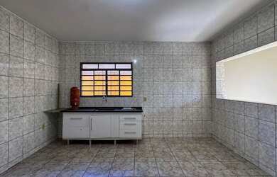 Imagem 12: Casa Térrea à venda com 2 dormitórios e churrasqueira no quintal na...