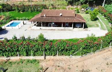 Imagem: A fazenda possui 140m² de Área e está localizado em Socorro