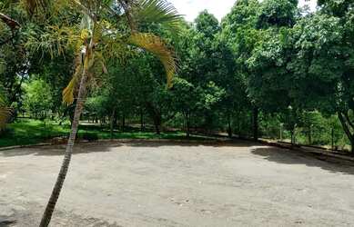 Imagem: A casa possui 3 Dormitórios, 3 Banheiros, 2 Vagas na garagem