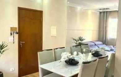 Imagem: O apartamento possui 2 Dormitórios, 1 Banheiro, 1 Vaga na garagem