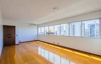 Imagem: O apartamento possui 3 Dormitórios, 1 Banheiro, 1 Vaga na garagem