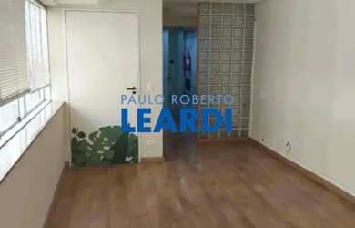 Imagem: O depósito possui 1 Vaga na garagem, 45m² de Área e está