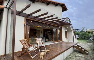 Imagem: A casa possui 3 Dormitórios, 4 Banheiros, 4 Vagas na garagem