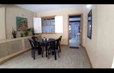 Imagem 2: PERÓ Em frente a PRAIA. Acomodam 5 pessoas, 1 Vaga na garageme1 Dormitório