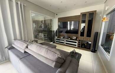 Imagem: A casa possui 3 Dormitórios, 2 Banheiros, 4 Vagas na garagem