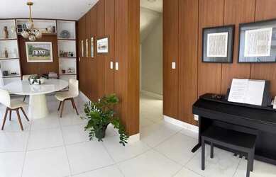 Imagem: A casa possui 3 Dormitórios, 3 Banheiros, 2 Vagas na garagem