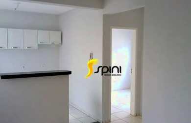 Imagem: O apartamento possui 2 Dormitórios, 1 Banheiro, 1 Vaga na garagem