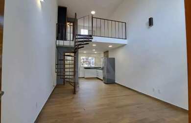 Imagem: A casa possui 1 Dormitório, 2 Banheiros, 1 Vaga na garagem