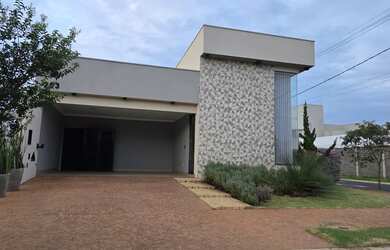 Imagem: A casa em condomínio à venda possui 3 Dormitórios, 4 Banheiros