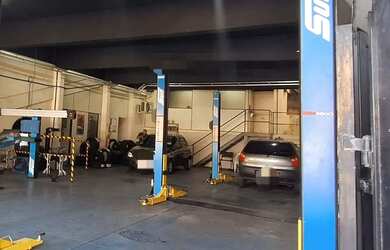 Imagem: O depósito possui 4 Vagas na garagem, 520m² de Área e está