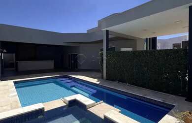 Imagem: A casa em condomínio possui 3 Dormitórios, 5 Banheiros, 2