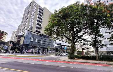 Imagem: O studio possui 1 Dormitório, 1 Banheiro, 32m² de Área e