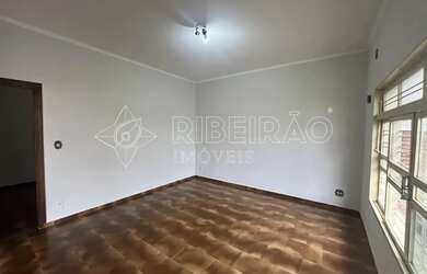 Imagem: A casa possui 4 Dormitórios, 4 Banheiros, 4 Vagas na garagem