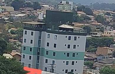 Imagem: O apartamento possui 2 Dormitórios, 1 Banheiro, 2 Vagas na