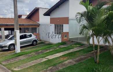 Imagem: A casa em condomínio possui 2 Dormitórios, 1 Banheiro, 2 Vagas