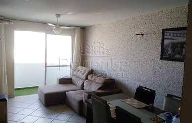 Imagem: O apartamento possui 3 Dormitórios, 1 Banheiro, 1 Vaga na garagem