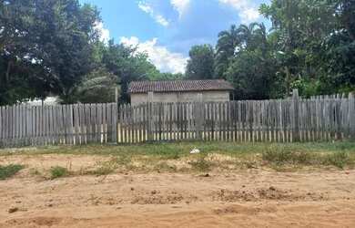 Imagem: A casa possui 2 Dormitórios, 1 Banheiro e está localizado