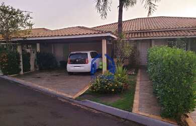 Imagem: A casa em condomínio possui 3 Dormitórios, 2 Banheiros, 2