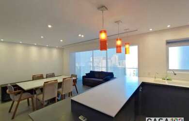 Imagem: O apartamento possui 1 Dormitório, 2 Banheiros, 2 Vagas na