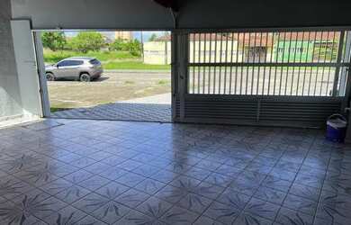 Imagem: A casa à venda possui 2 Dormitórios, 1 Banheiro, 3 Vagas na