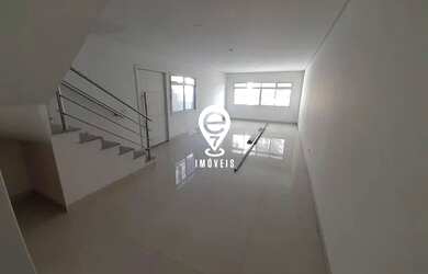 Imagem: A casa possui 3 Dormitórios, 3 Banheiros, 2 Vagas na garagem