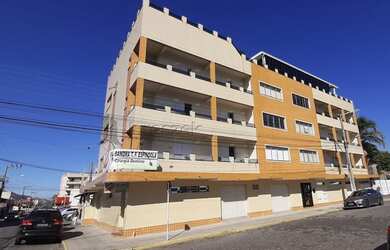 Imagem: O apartamento possui 3 Dormitórios, 1 Banheiro, 1 Vaga na garagem