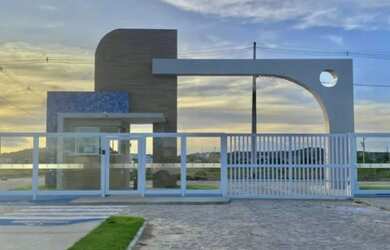 Imagem: O terreno possui 300m² de Área e está localizado em Santa