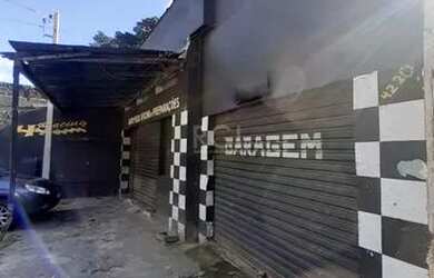 Imagem 3: Loja em Glória Galpão / depósito com venda por R$319.200