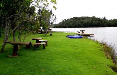 Imagem: O terreno possui 5.000m² de Área e está localizado em Arembepe