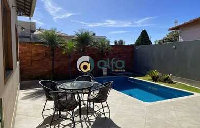 Imagem: A casa possui 3 Dormitórios, 3 Banheiros, 4 Vagas na garagem