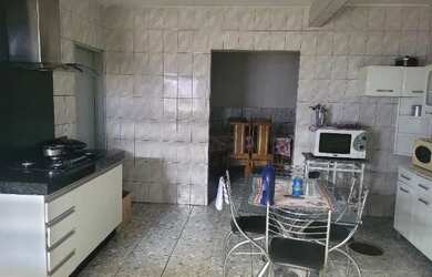 Imagem 4: casa. 250m² de Área, 4 Vagas na garageme3 Dormitórios