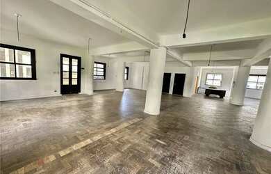 Imagem: O depósito possui 268m² de Área e está localizado em Santo