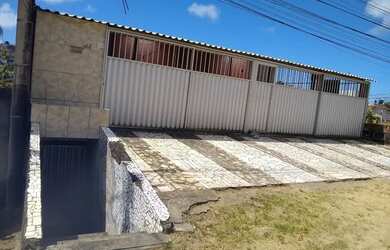 Imagem: A casa possui 5 Dormitórios, 5 Banheiros, 4 Vagas na garagem