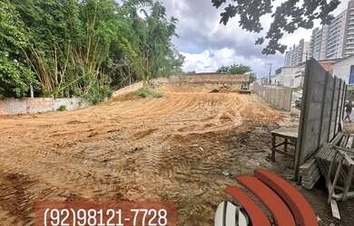 Imagem: O terreno possui 1.400m² de Área e está localizado em Aleixo