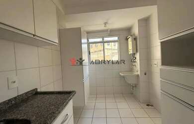 Imagem: O apartamento possui 2 Dormitórios, 1 Banheiro, 1 Vaga na garagem