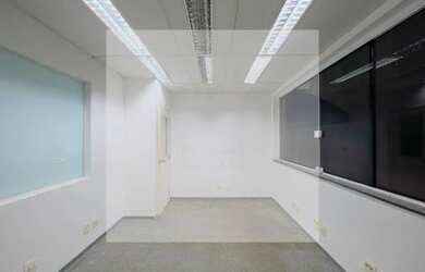 Imagem 14: Casa Comercial Locaçao. Varanda, 500m² de Áreae3 Vagas na garagem