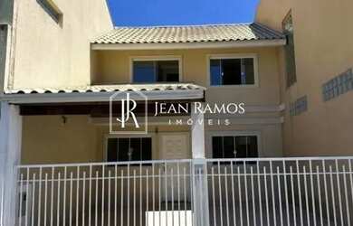 Imagem: A casa possui 3 Dormitórios, 2 Banheiros, 3 Vagas na garagem