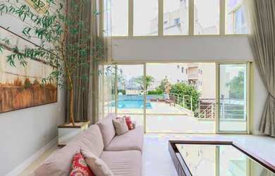 Imagem: A casa em condomínio possui 5 Dormitórios, 5 Banheiros, 4