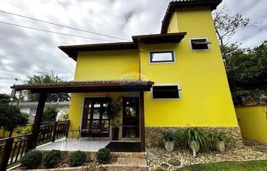 Imagem 3: A Casa amarela da Cachoeira