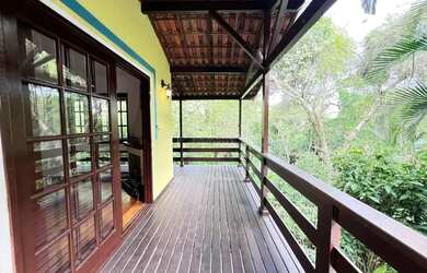 Imagem: A casa em condomínio possui 4 Dormitórios, 4 Banheiros, 2