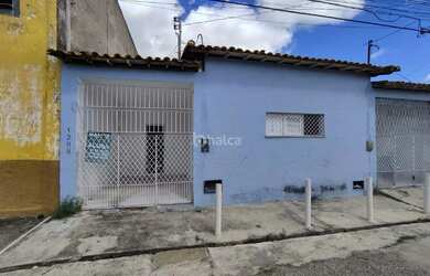 Imagem: A casa possui 2 Dormitórios, 1 Banheiro, 80m² de Área e