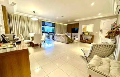 Imagem: O apartamento possui 4 Dormitórios, 5 Banheiros, 3 Vagas na