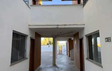 Imagem: A casa possui 2 Dormitórios, 1 Banheiro, 1 Vaga na garagem